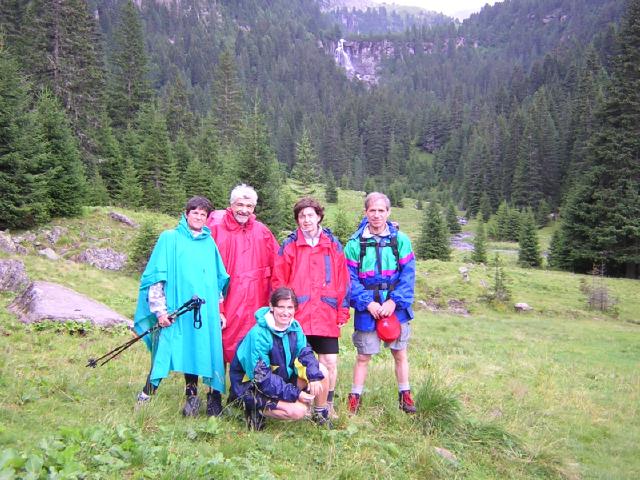 foto di gruppo dopo la pioggia